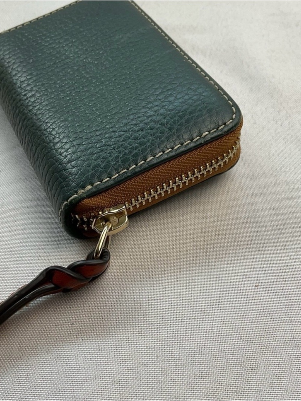 Dooney & Bourke Dark/Forest Green Pebbled Leather Zip Wallet Credit Card Case - Picture 4 of 6